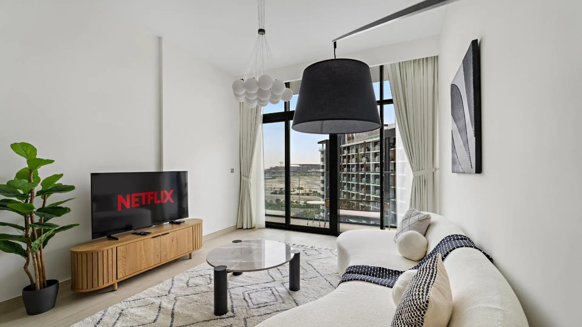 Vayk - Modern 1 Bedroom Apartment In Azizi Riviera Dubai